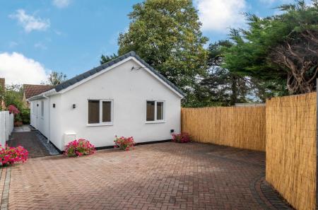 Shaftesbury Ave 25 Front New 2.jpg