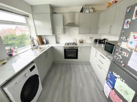 Kitchen 2.jpg