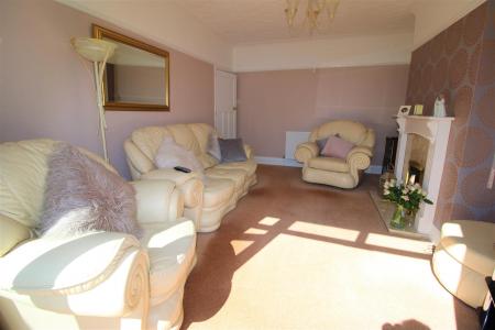 rear lounge 1.JPG