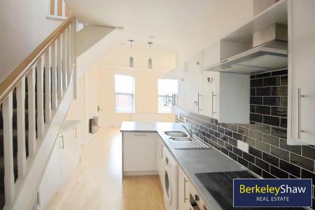 Lounge Open/Fitted Kitchen
