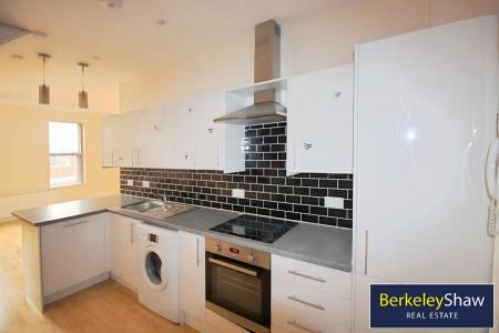 Lounge Open/Fitted Kitchen