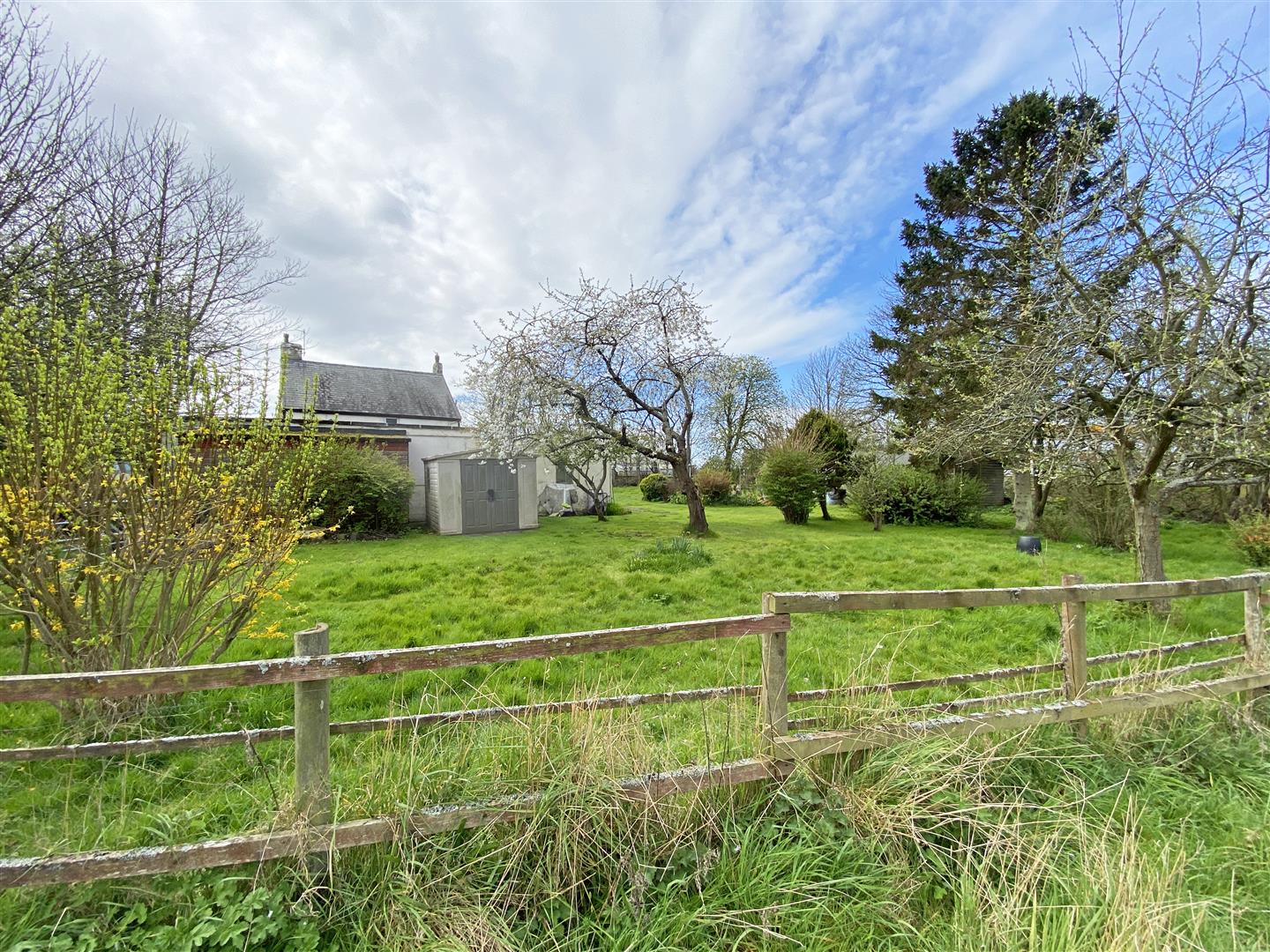 6 bedroom Detached House for sale in Ince Blundell