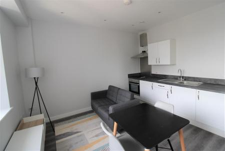 Lounge Kitchen 2.jpg