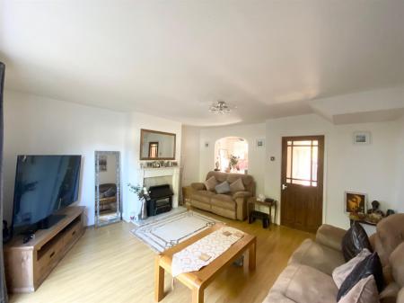 Lounge 1.jpg