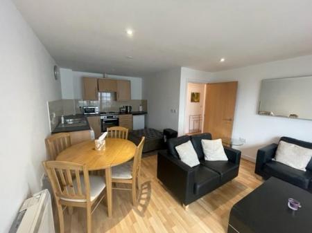 18 Living room 3.jpg