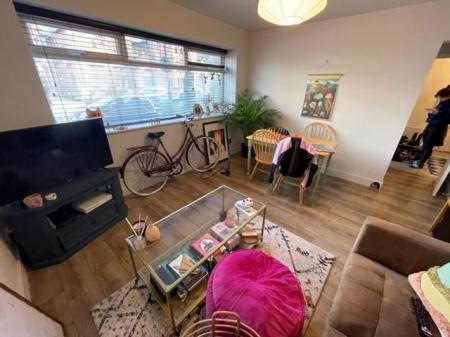 2 131 living room 3.jpg