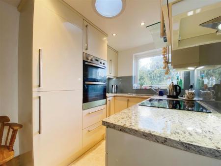 Kitchen (2)