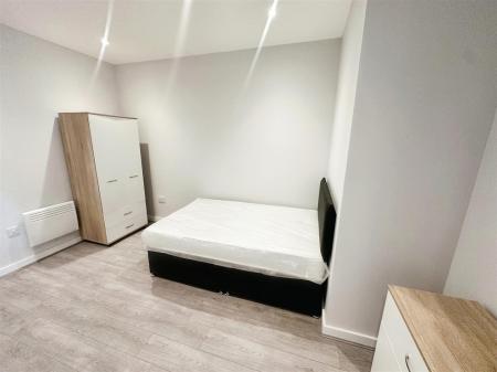 Bedroom / Study