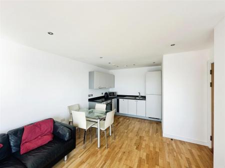 Open Plan Lounge Kitchen