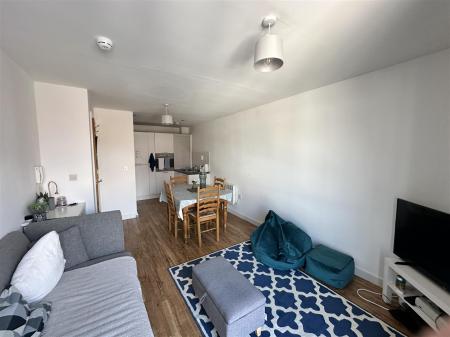 Open Plan Lounge Kitchen