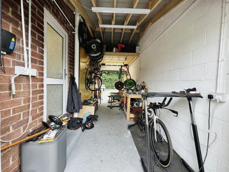 Garage/gym