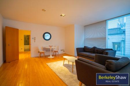 Open plan lounge/ kitchen