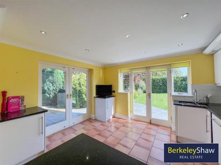 Kitchen/Breakfast Room