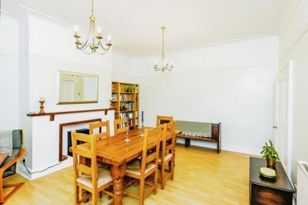 Dining room (2)