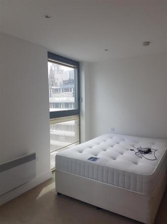 bed1.jpg