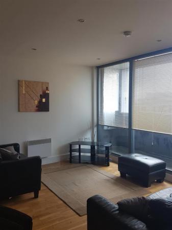 lounge2.jpg