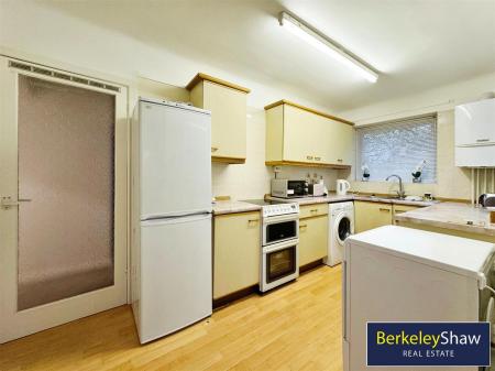 Kitchen (2)