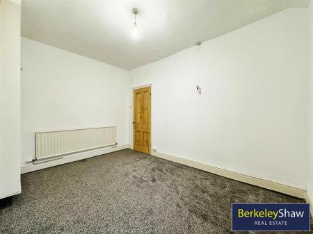 Bedroom 2 (2)