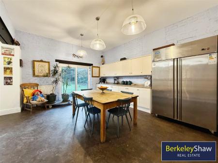 Family Dining Kitchen