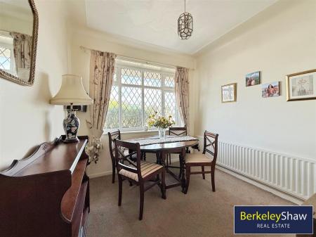 Bedroom 2/ Dining Room