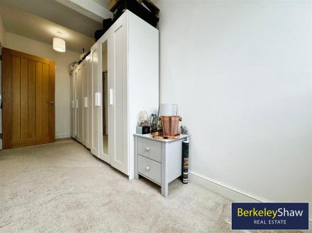 Bedroom 2 (2)