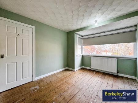 Bedroom 1 (2)