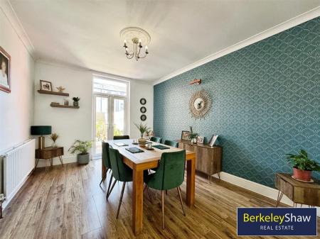Dining room (2)
