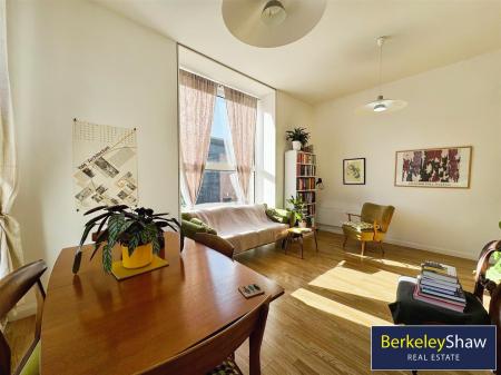 Living area (2)