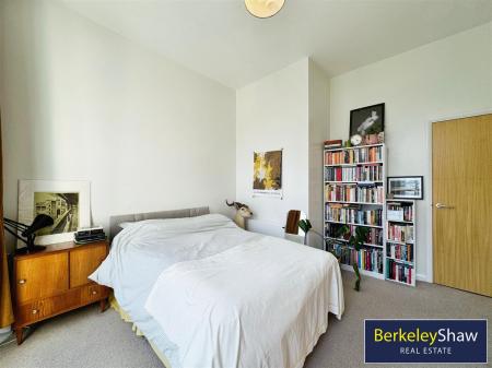 Bedroom 1 (2)