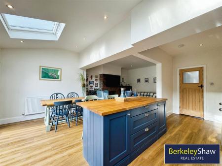 Kitchen diner/Living room (2)