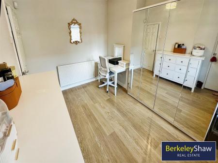 Bedroom 2 (2)