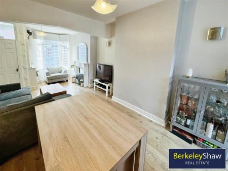 Living/dining room (3)