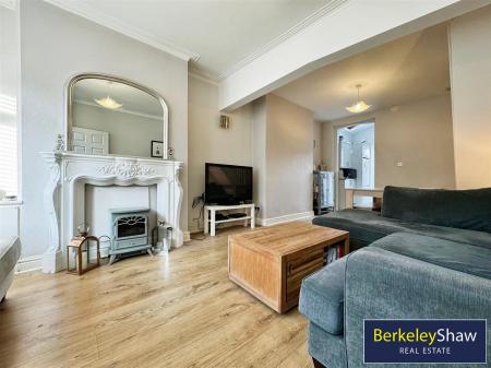 Living/dining room (2)