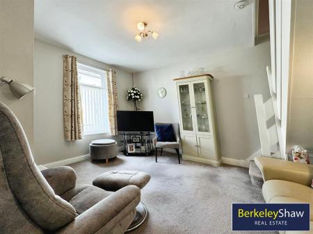 Living room (2)