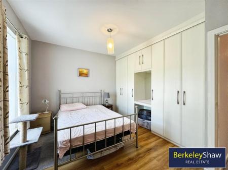 Bedroom 1 (2)