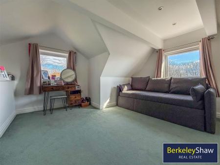 Bedroom 5 - 2nd Floor