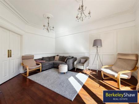 Front Lounge/Diner