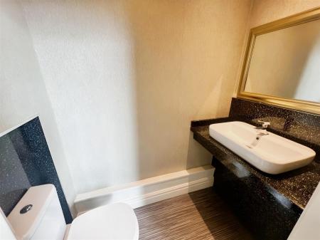 7bf9aaa4-42a 20bathroom.jpg