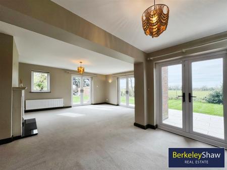 Living room (2)