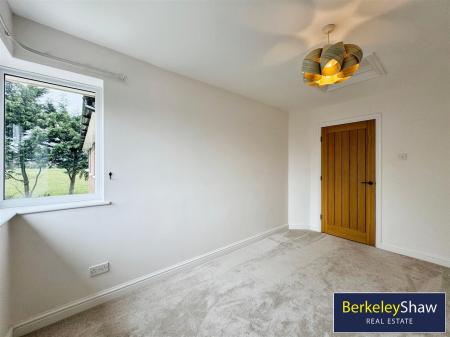Bedroom 4 (2)