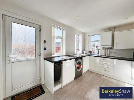 Kitchen (2)