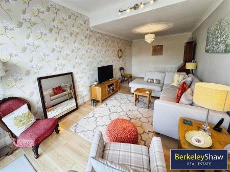 Living room (2)