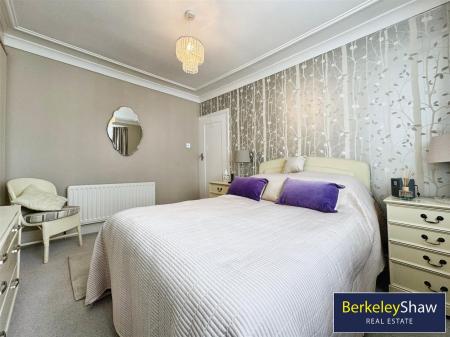 Bedroom 1 (2)