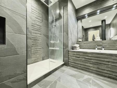 En-suite (2)