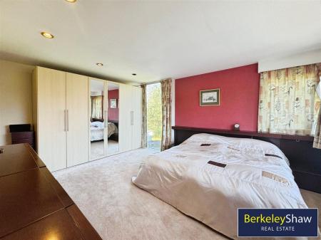 Bedroom 2 (2)