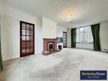 Living/dining room  (2)