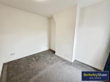 Bedroom 2 (2)