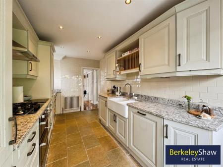 Kitchen (2)