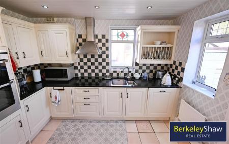 Kitchen (2)