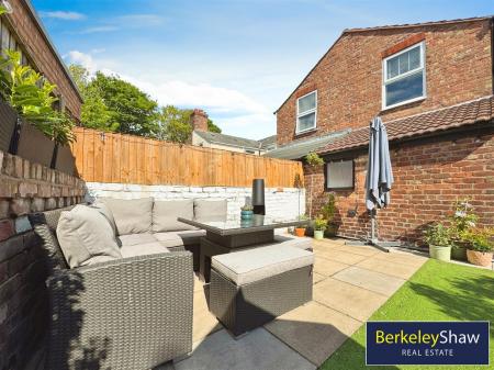Rear garden (3)